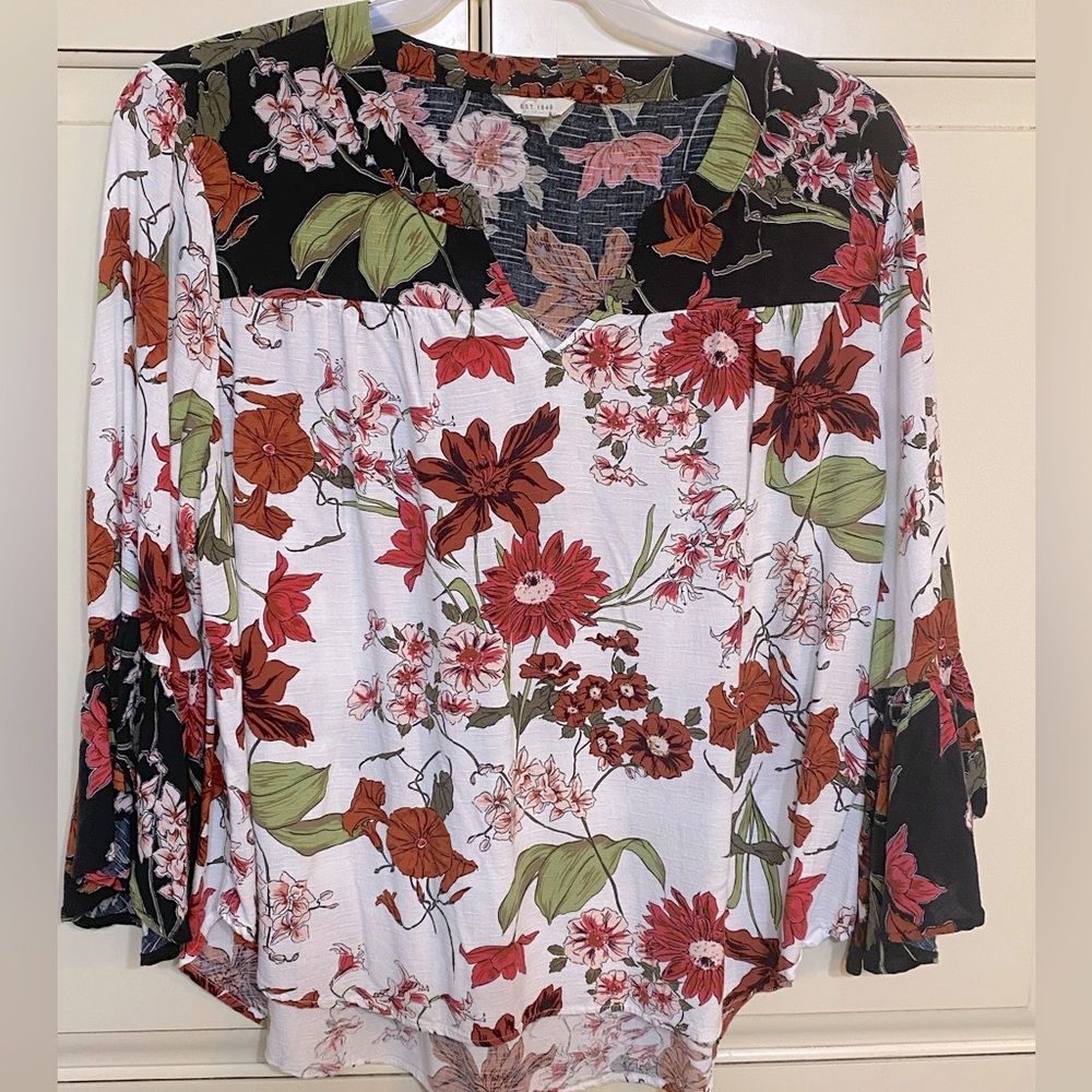 Cato blouse. Bell sleeves. Sz XL